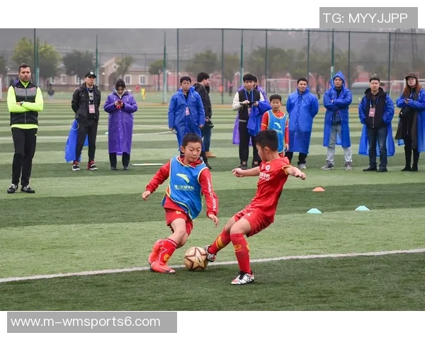 四川足球俱乐部奋勇争先展现团队精神助力地方足球发展新篇章