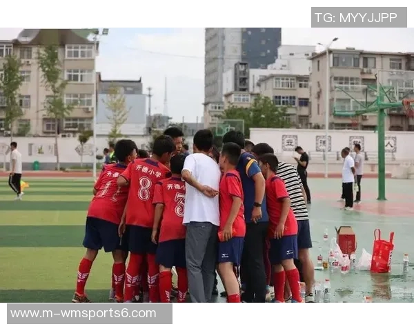 激情四溢的八人制足球赛展现团队合作与个人技艺的完美结合